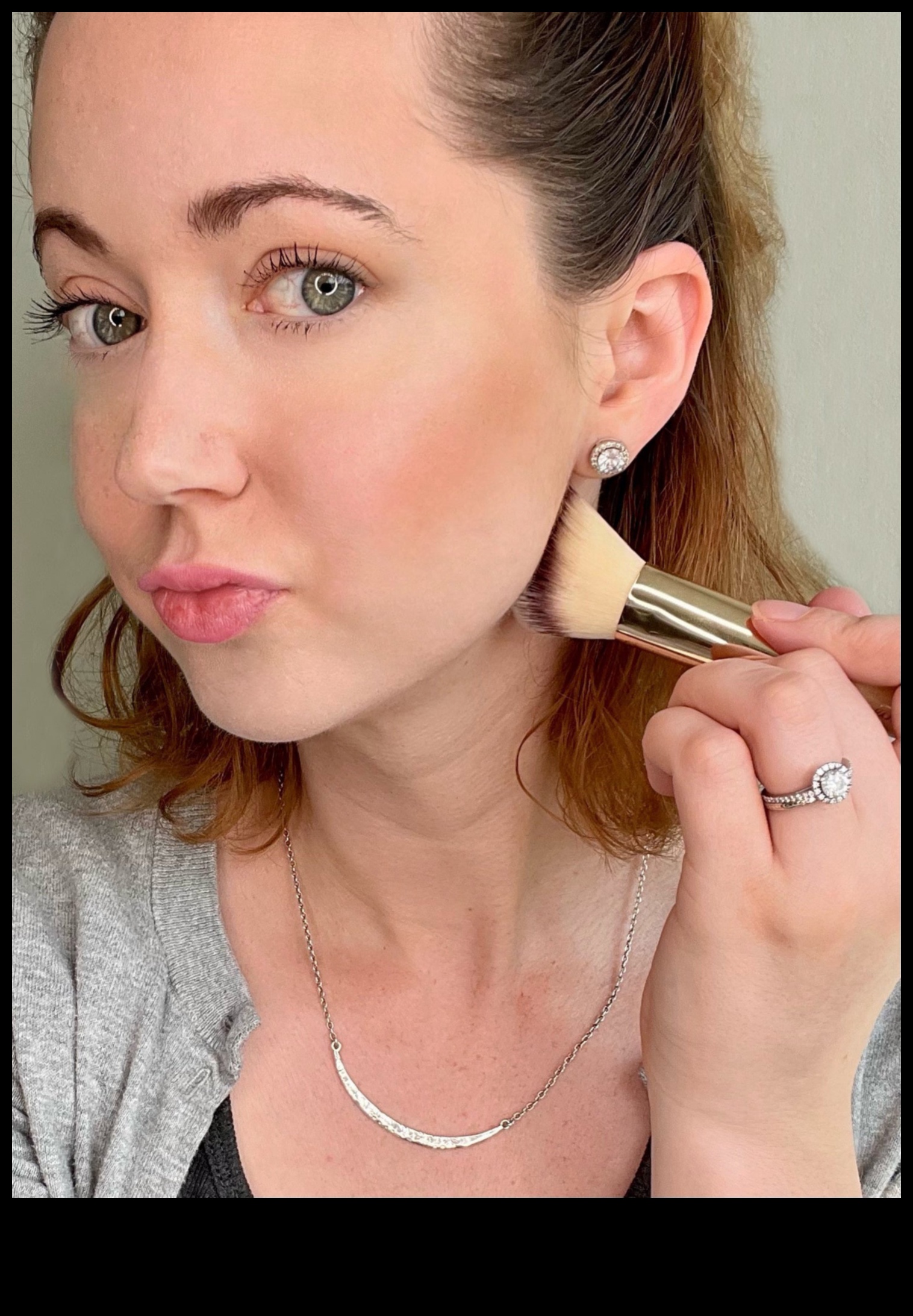 Vakaram gatava kontūra: uzlabojiet savas īpašības, izmantojot profesionālus grima paņēmienus