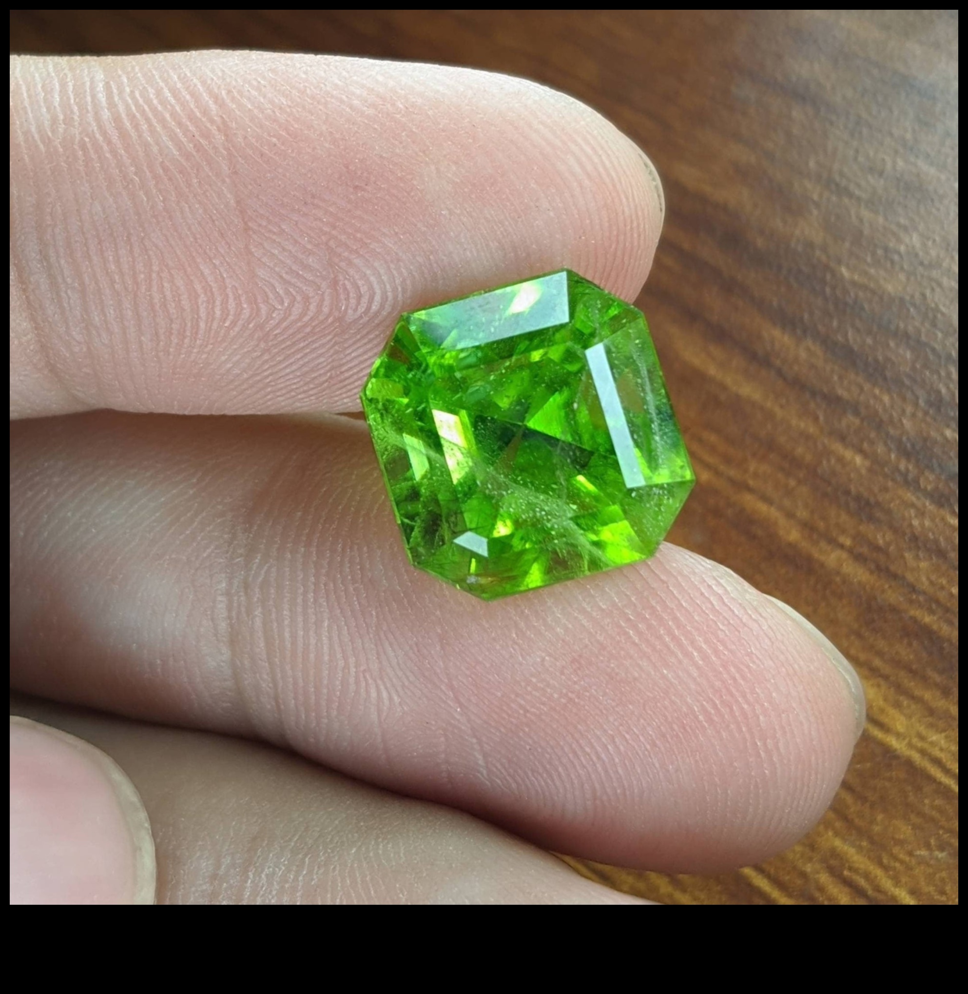 Peridot Panache: spīdiet spilgti koši zaļos dārgakmeņos