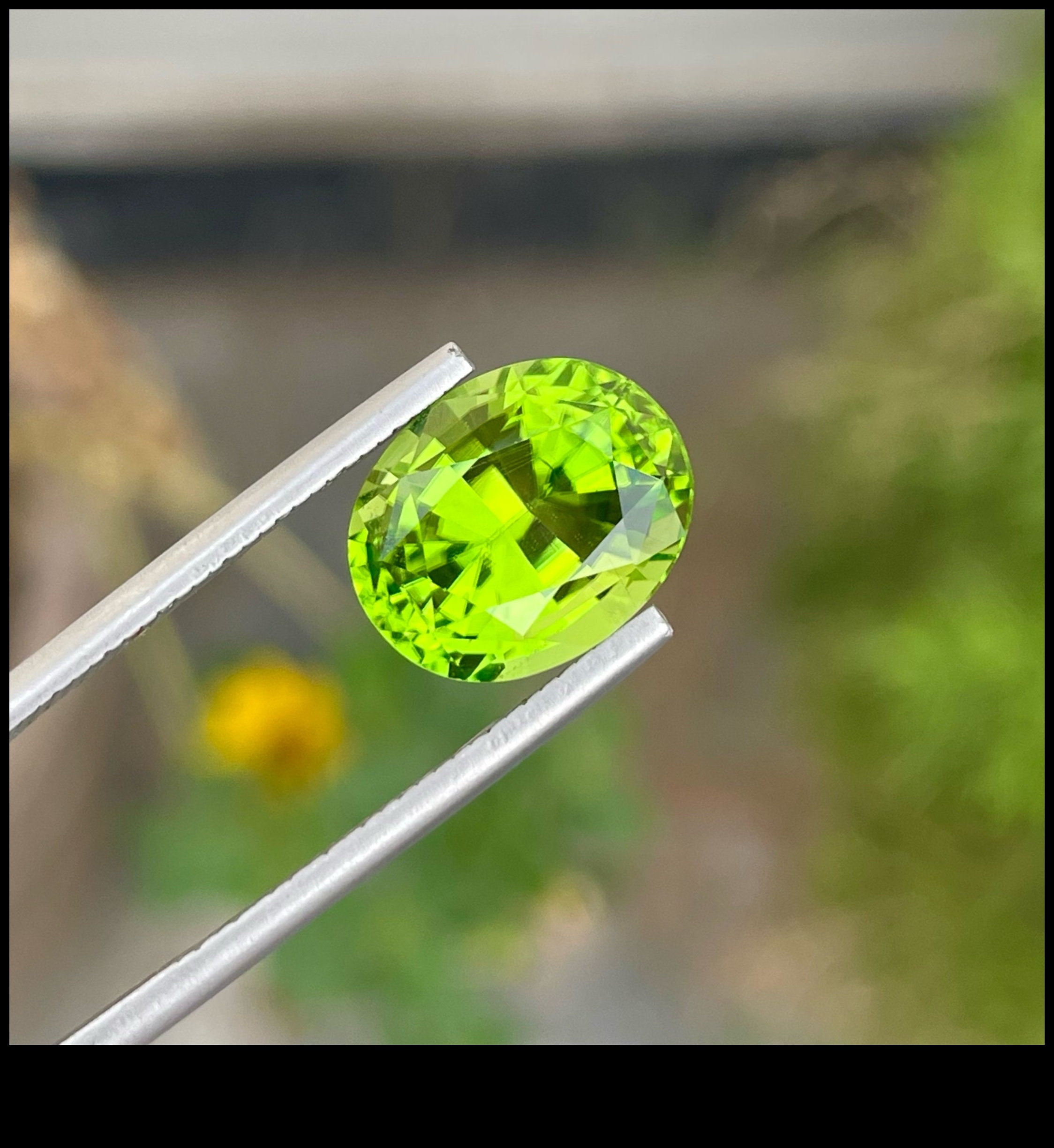 Peridot Panache: spīdiet spilgti koši zaļos dārgakmeņos