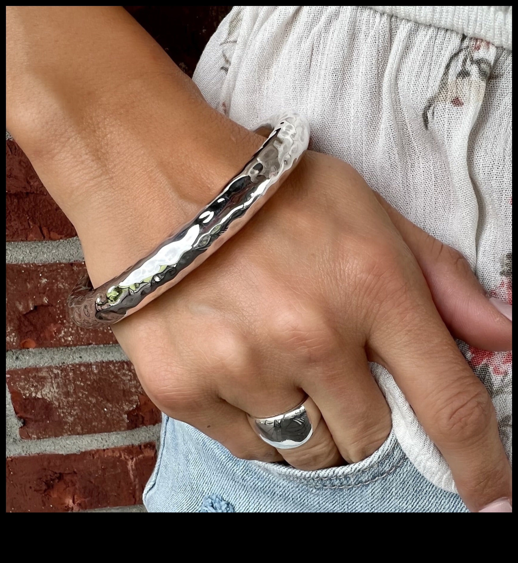 Wrist Bliss: apžilbiniet stilā ar izsmalcinātām rokassprādzēm