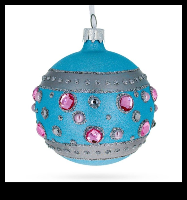 Bagātīgi ornamenti: rotājiet ar dimanta eleganci