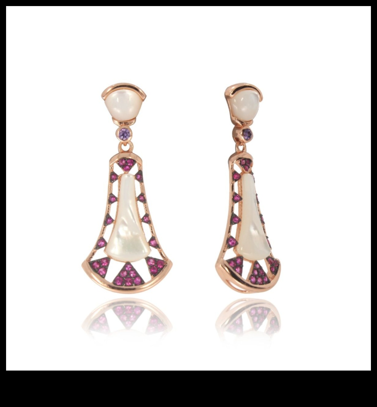 Īpašs dzirksts: spīdiet spilgtāk ar mūsu ikonisko auskaru kolekciju