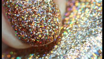 Mirdzoša greznība: izgaismojiet savu plaukstas locītavu ar mūsu mirdzošajiem aproču veidiem